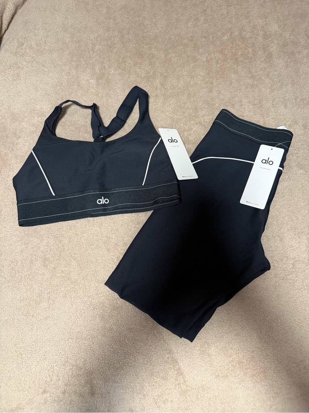 ALO Yoga Black Sports Bra and Leggings Set with White Piping